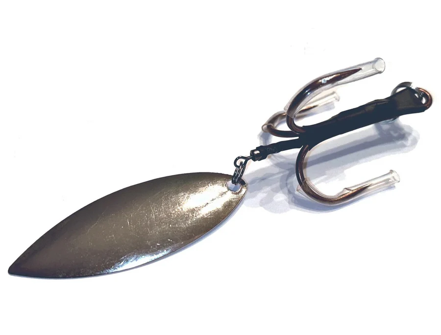 bladed-treble-hook-musky-modifications.webp