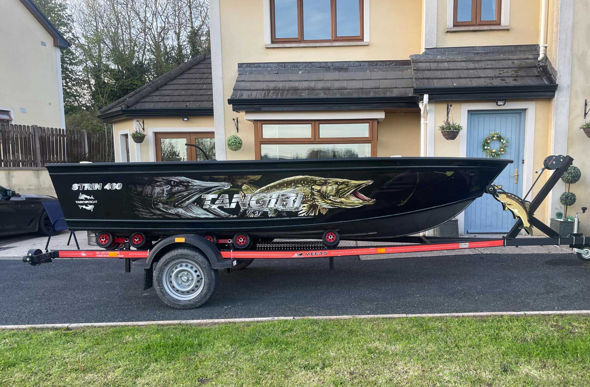 pike-musky-graphics-wrap-boat.jpg